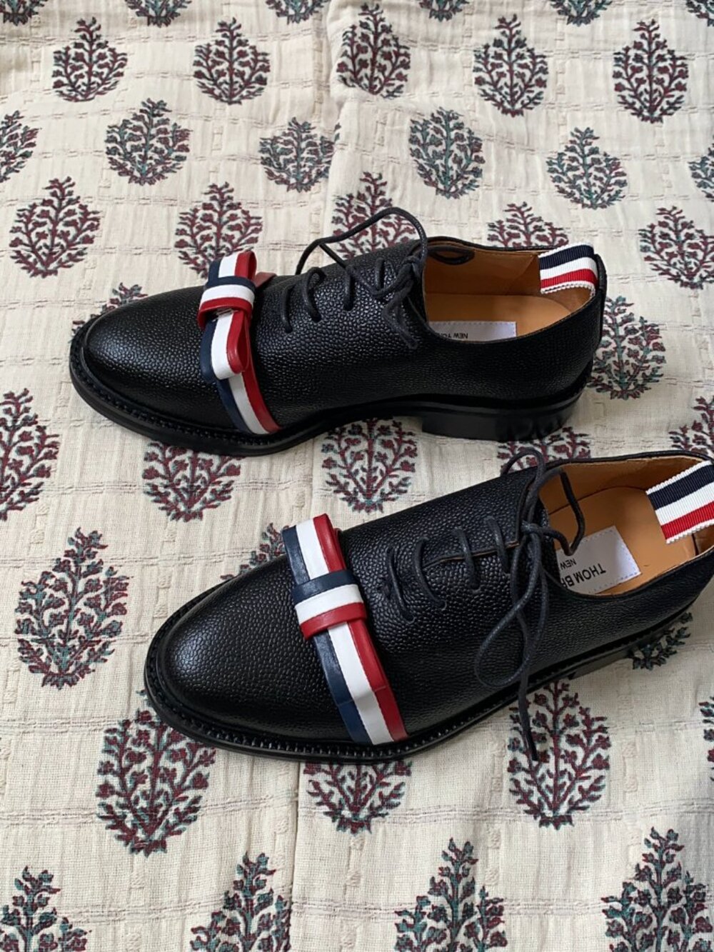 Thom Browne Black Leather Lace-Up Flats with Red, White & Blue Ribbon - Picture 2 of 7
